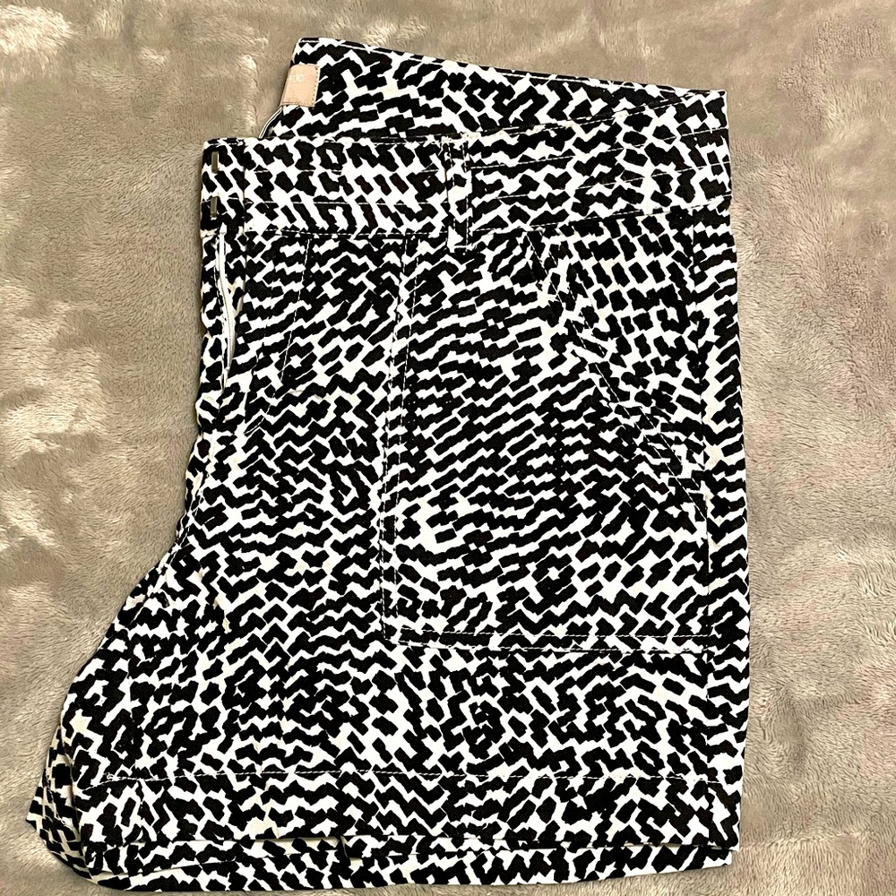Banana Republic black and white shorts